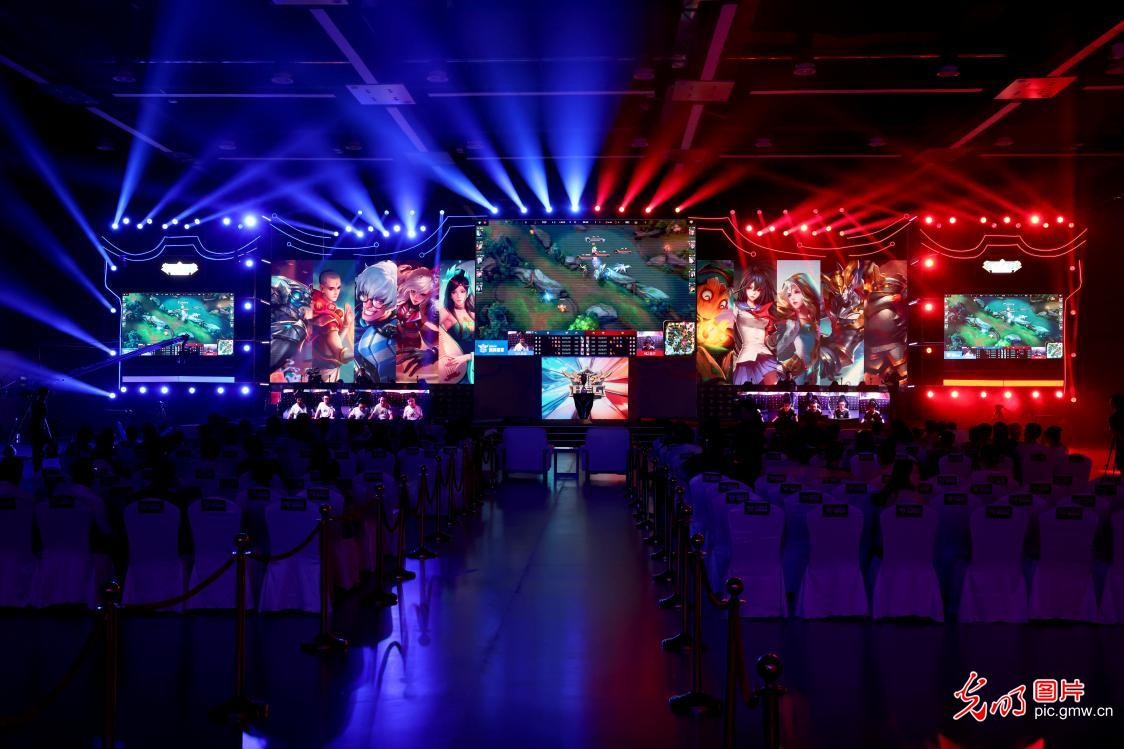 繁复杂的舆 繁复杂的舆