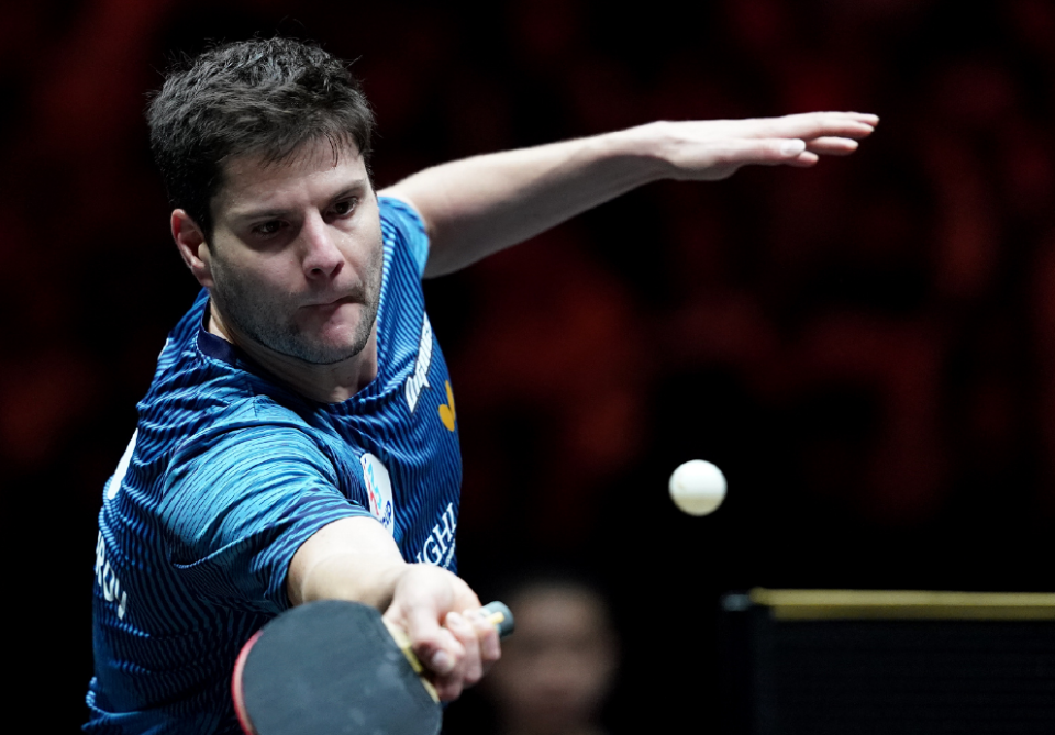 持高强度的 持高强度的