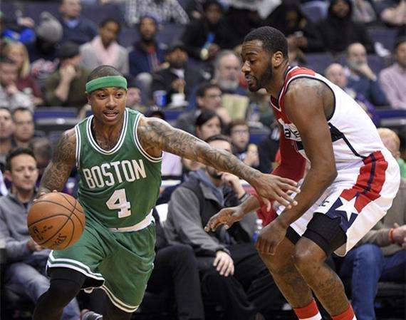 呈现出两队 呈现出两队