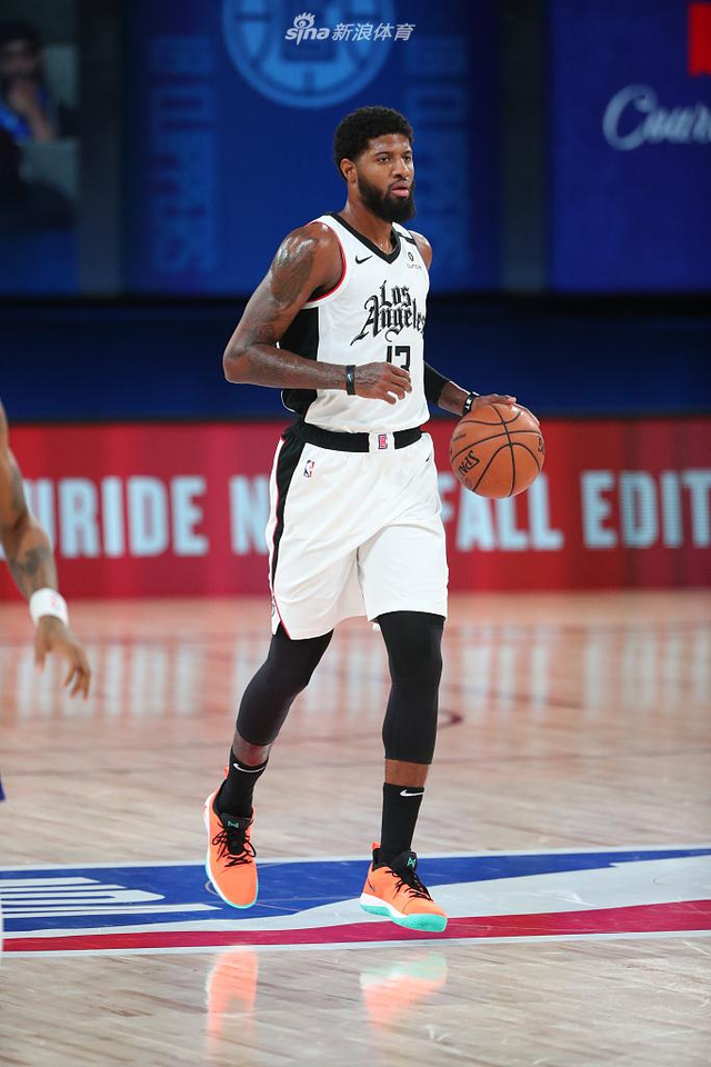 赛事中表现 赛事中表现