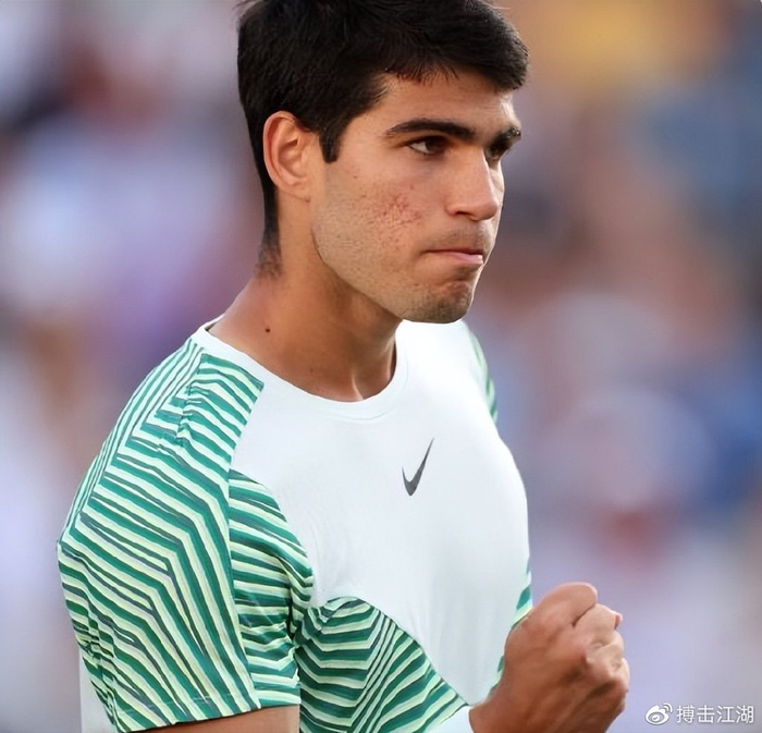 在足球中 在足球中