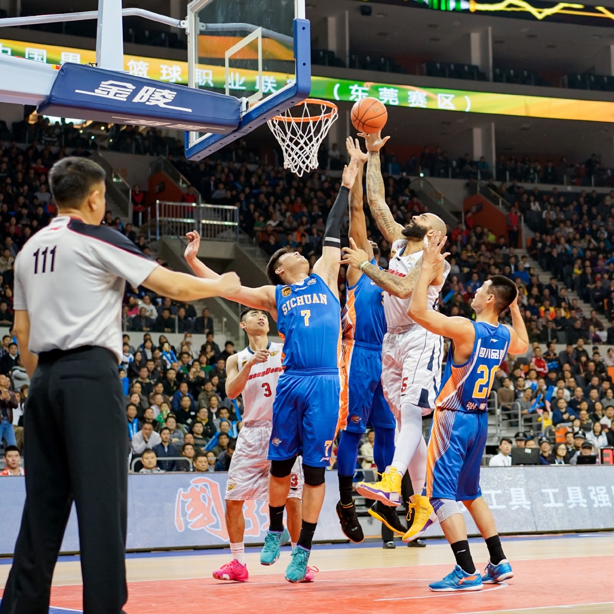 更果断的三 更果断的三