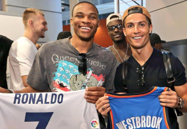 收益结构更 收益结构更